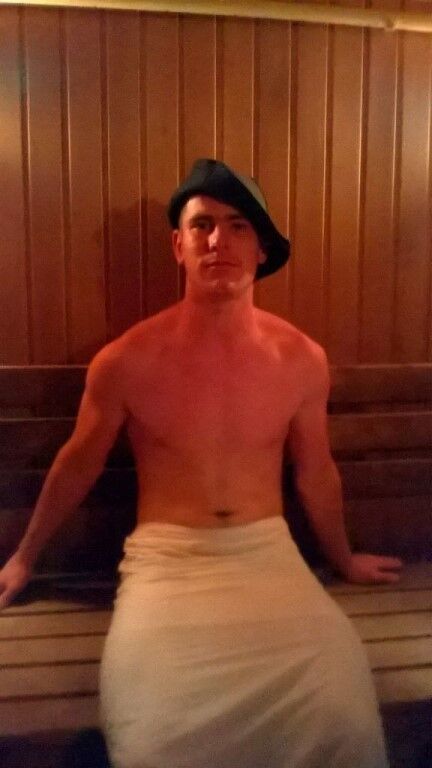  ,   Viktor, 29 ,   