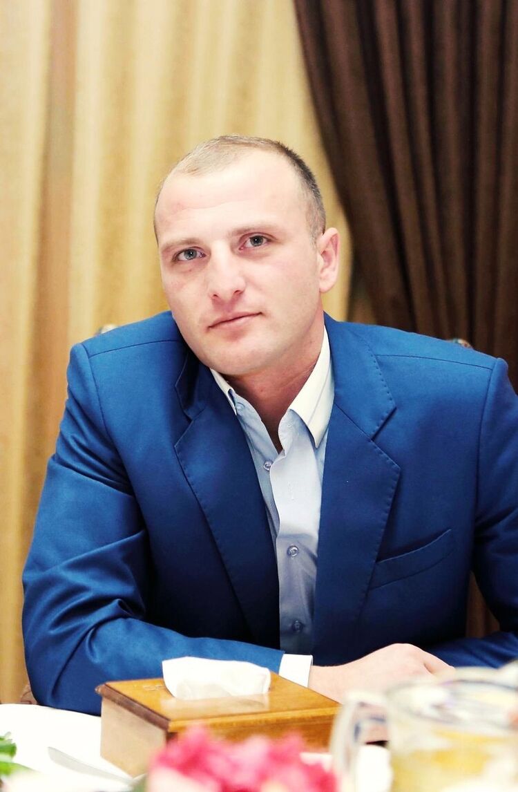  ,   Artur, 36 ,   ,   , c 