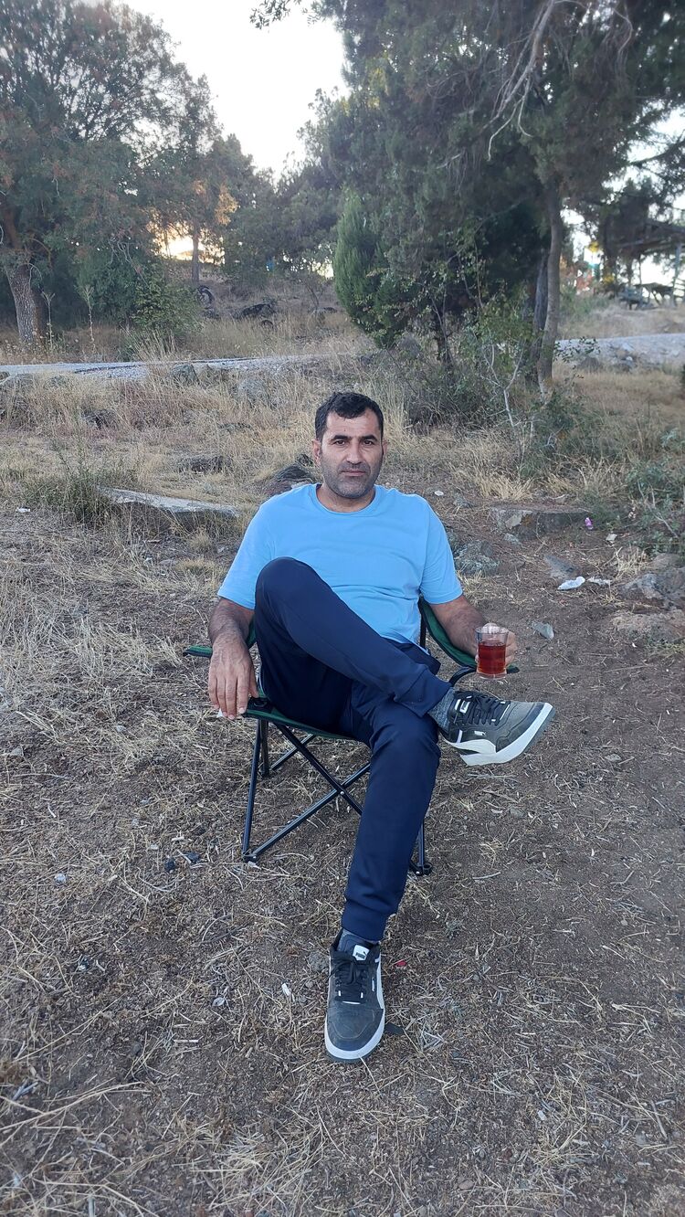  44456379  Ali, 45 ,    