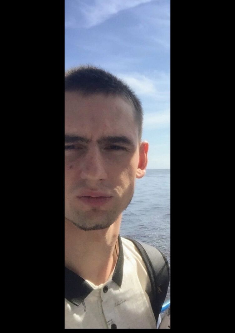  33050879  Dmitri, 25 ,    -