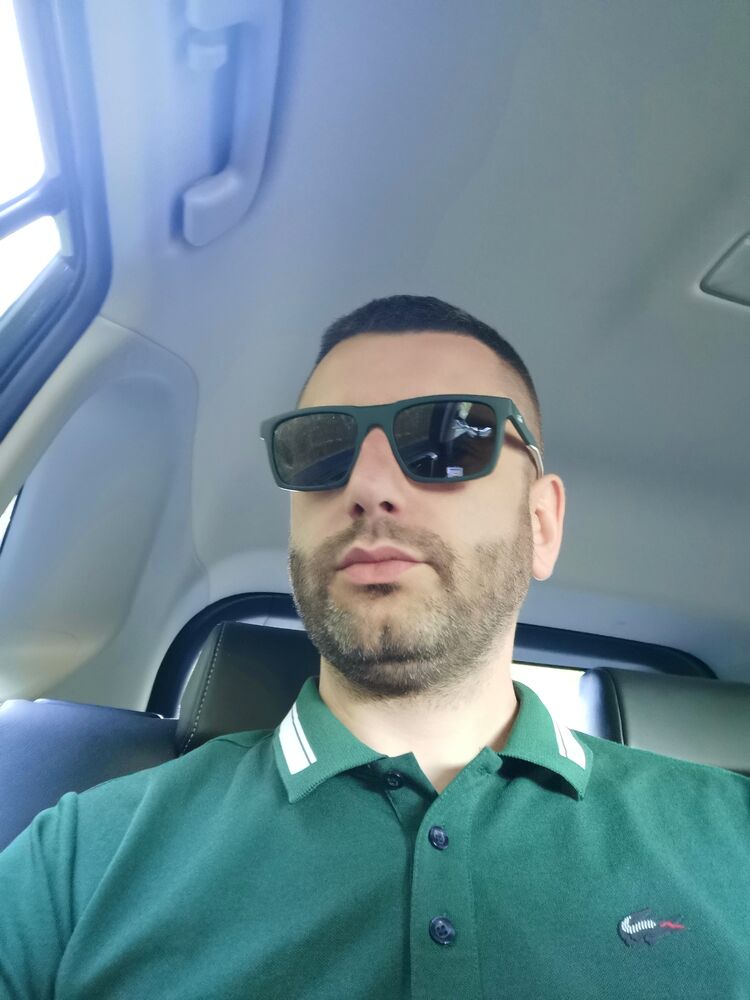  51628819  Artvik, 38 ,    -