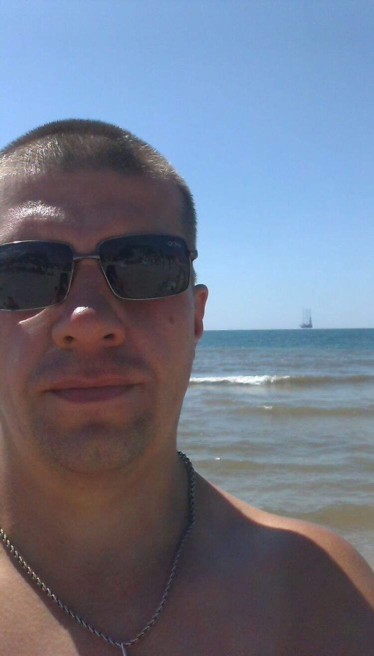  45654839  Slava, 46 ,    