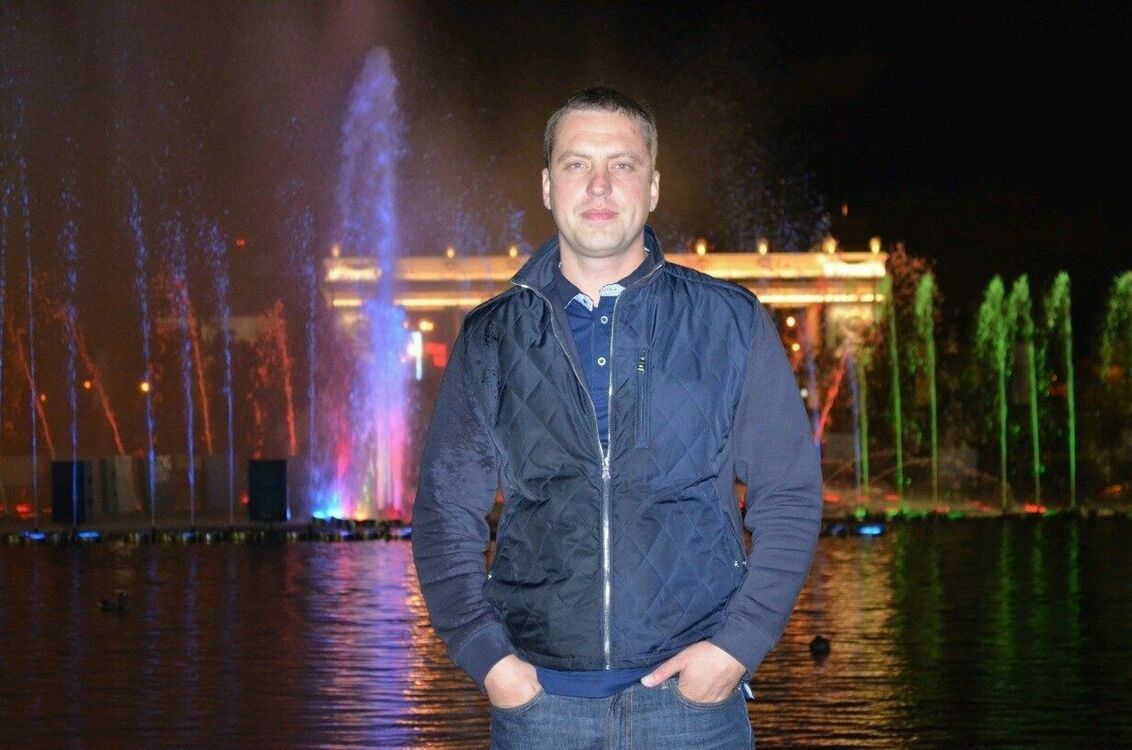  18978469  Roman, 42 ,    