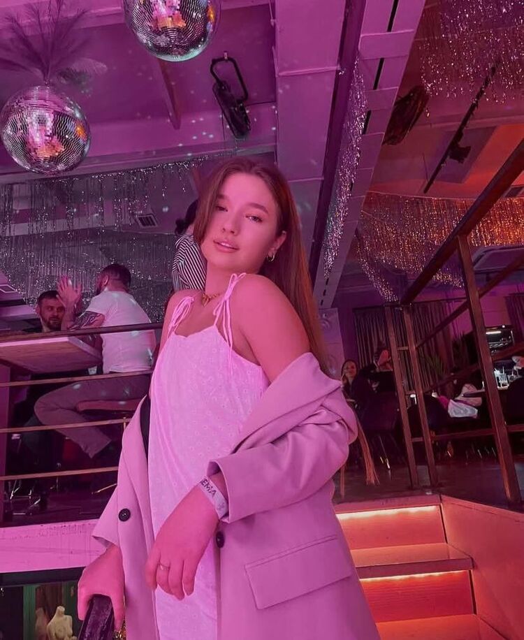  53490739  , 20 ,    -