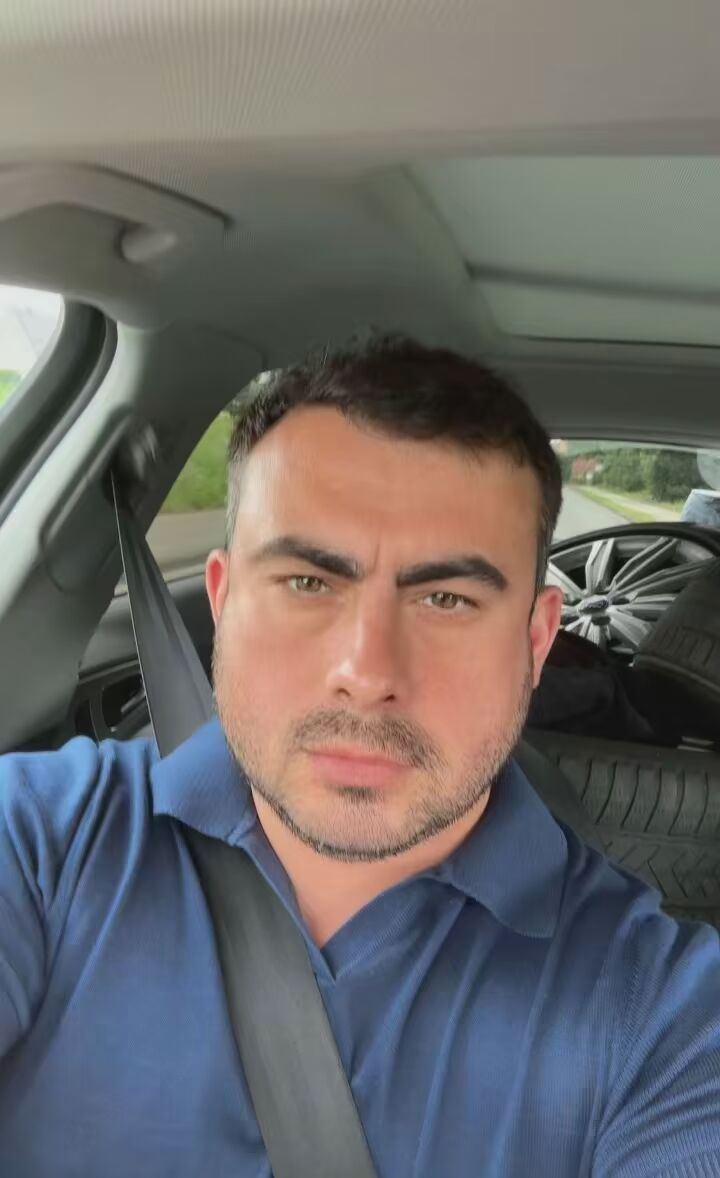  ,   Andrej, 38 ,   ,   