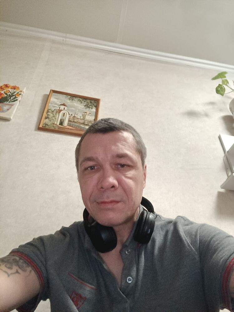  49683909  Alekcei, 42 ,    