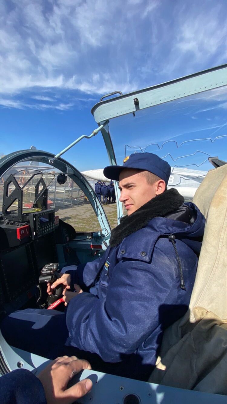  31461859  Ilya, 23 ,    