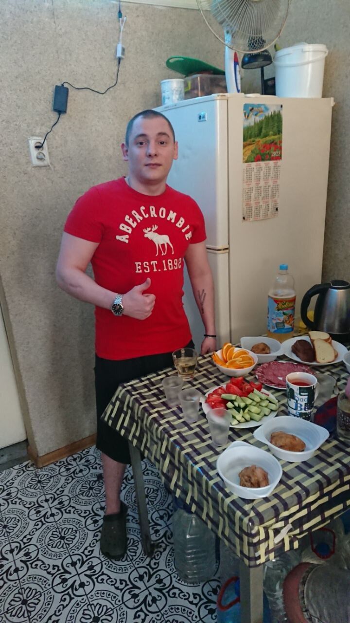  43842389  , 28 ,    