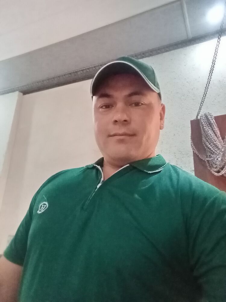  52554749  Ilhomjon, 33 ,    