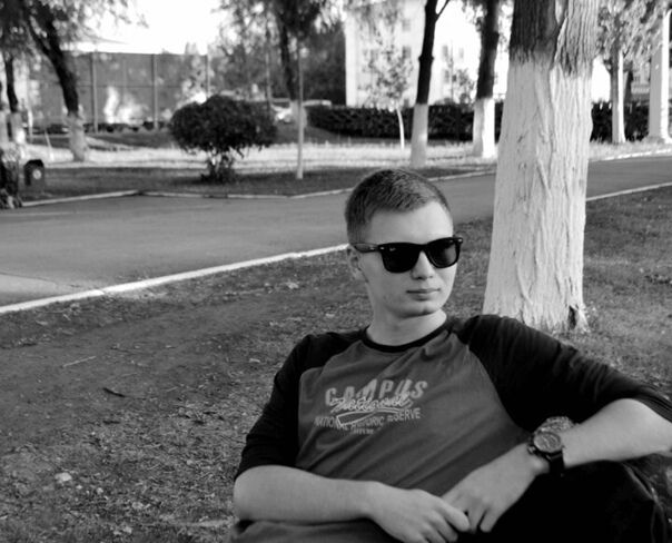  38840409  Denis, 28 ,    