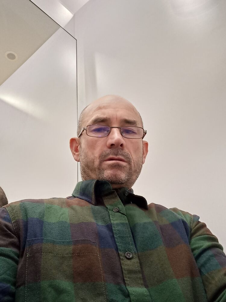  32355879  , 49 ,    