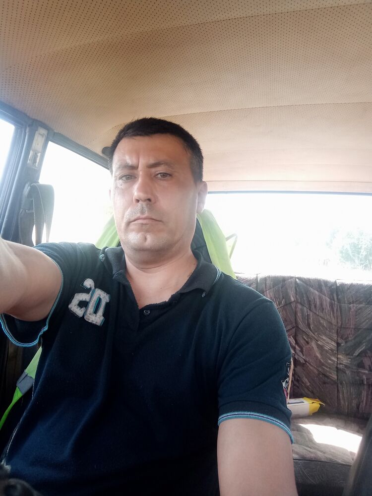  40178089  Gennady, 45 ,    