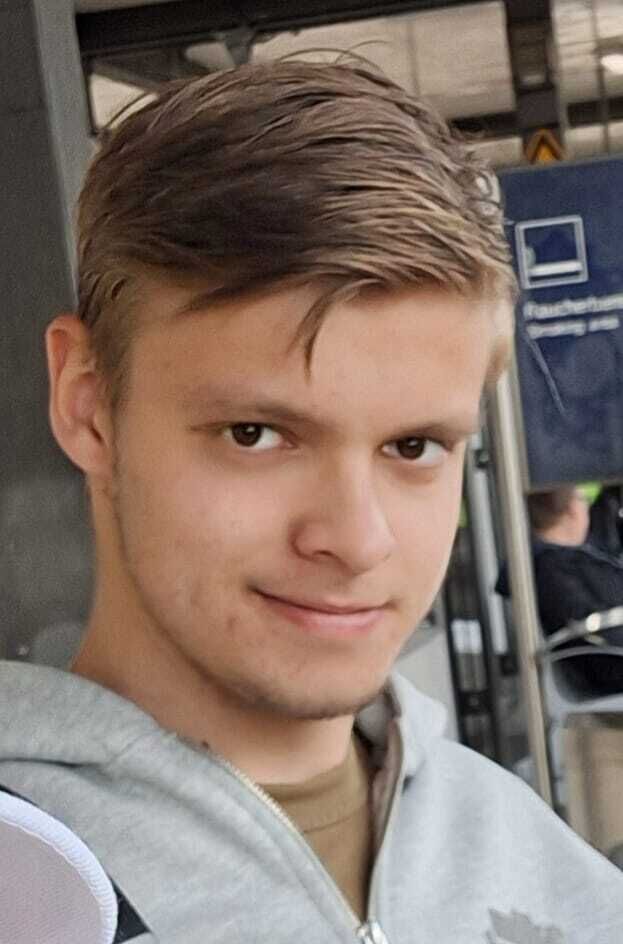  51859999  Yurii, 19 ,    Lauf An Der Pegnitz