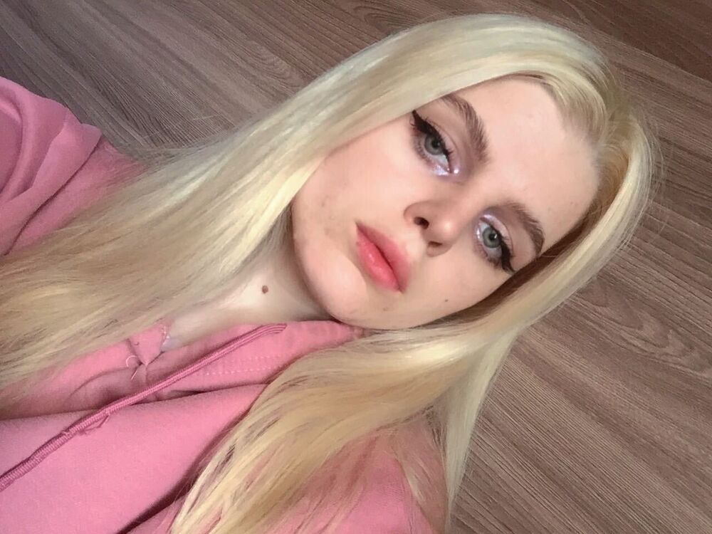  ,   Anastasia, 25 ,   