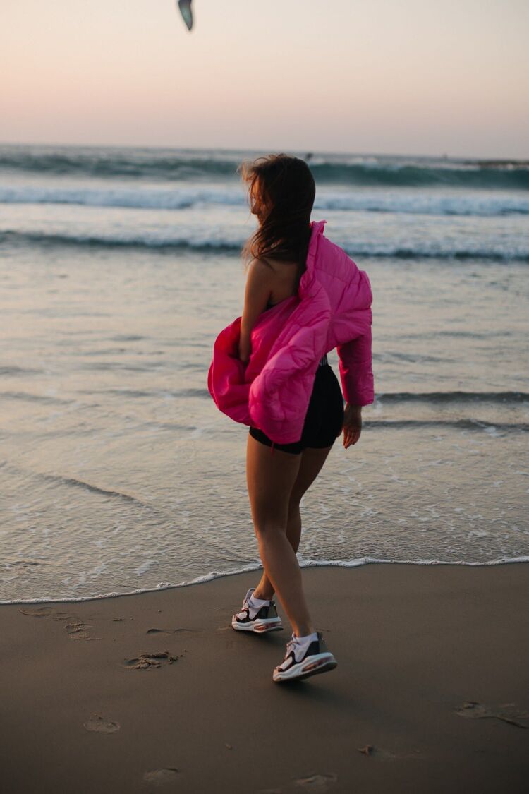 ,   Julia, 32 ,     , c , 