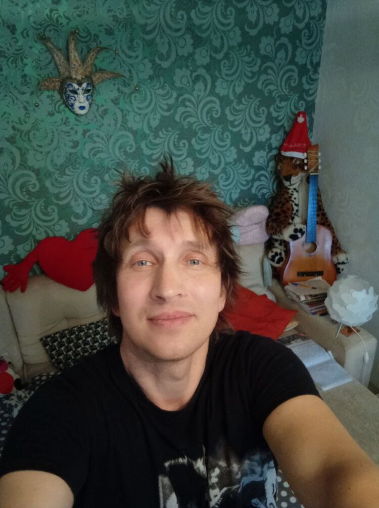  23020769  , 49 ,    