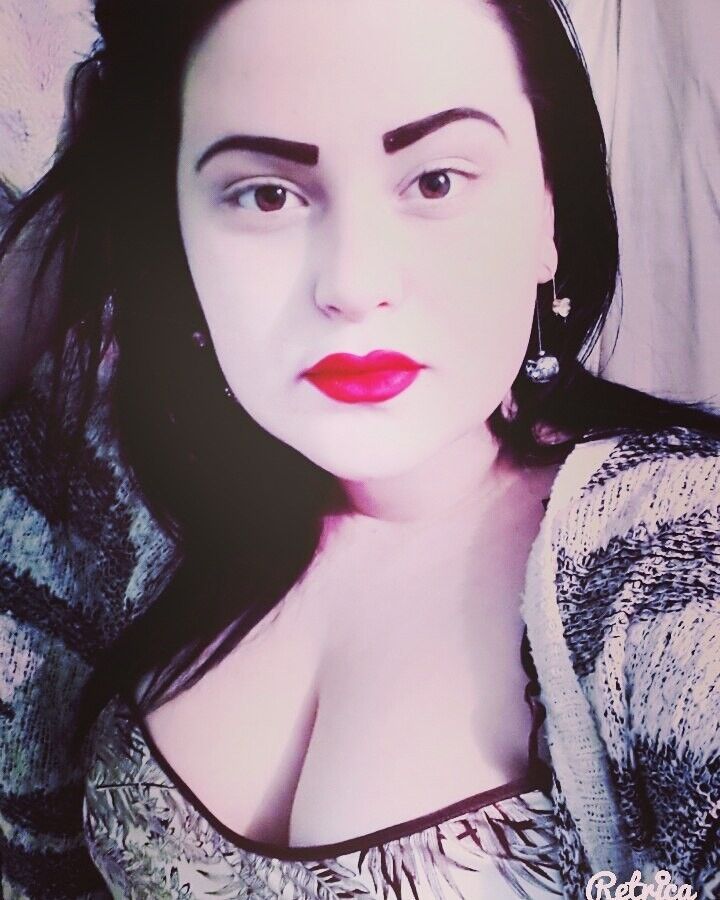  ,   Julia, 29 ,  