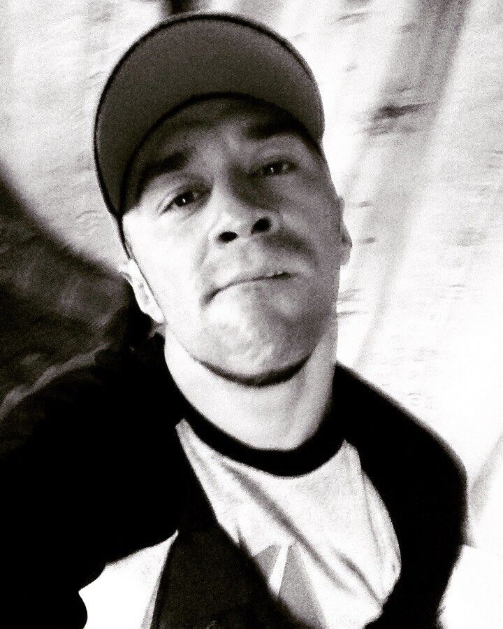  ,   Maks, 33 ,   ,   , c 