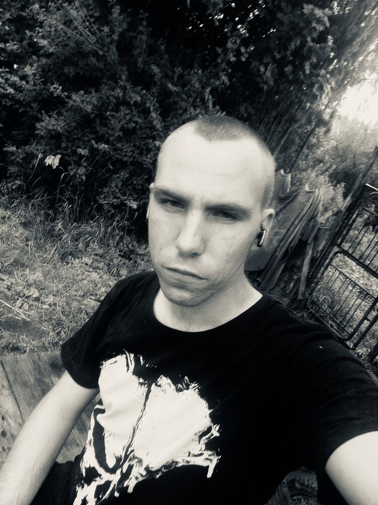  44284379  EsMiLe, 25 ,    