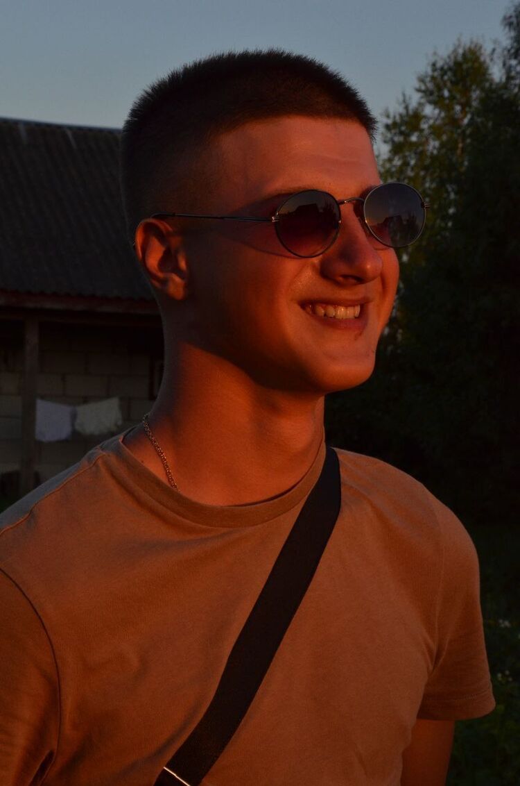  44400639  Vitalii, 25 ,    