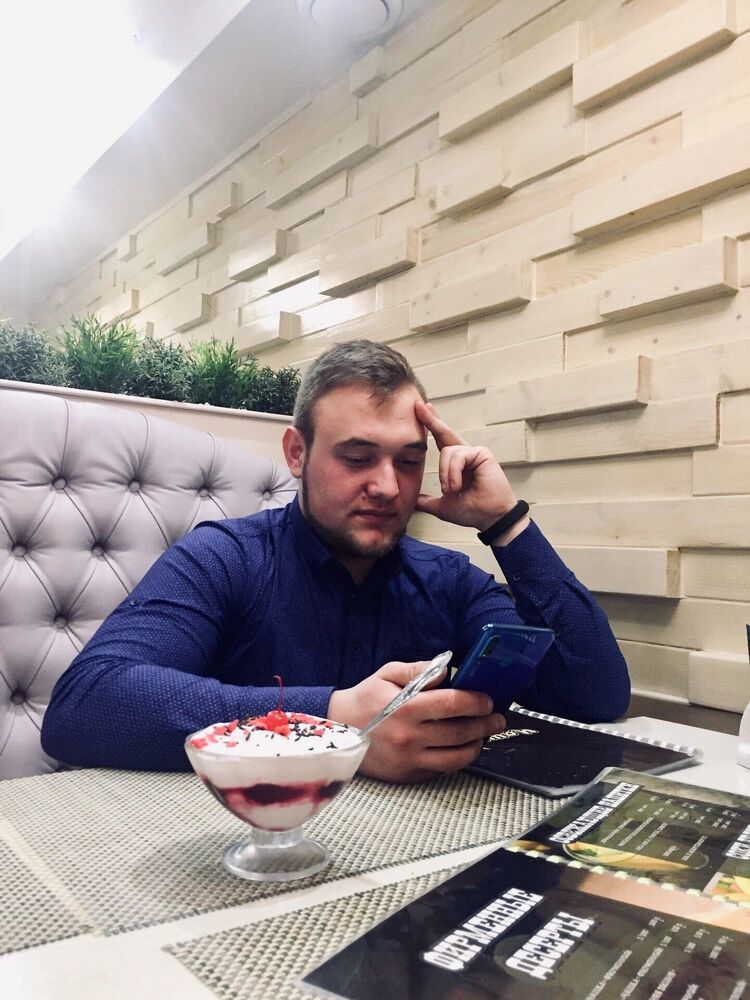 52818749  , 27 ,    