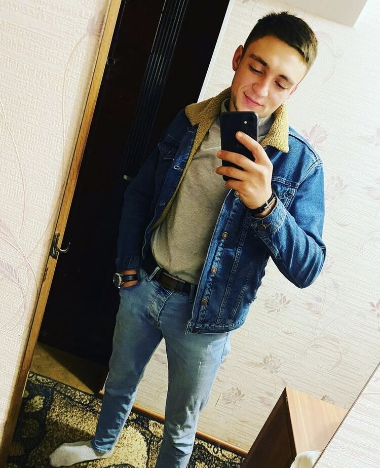  23080749  Vadim, 26 ,    