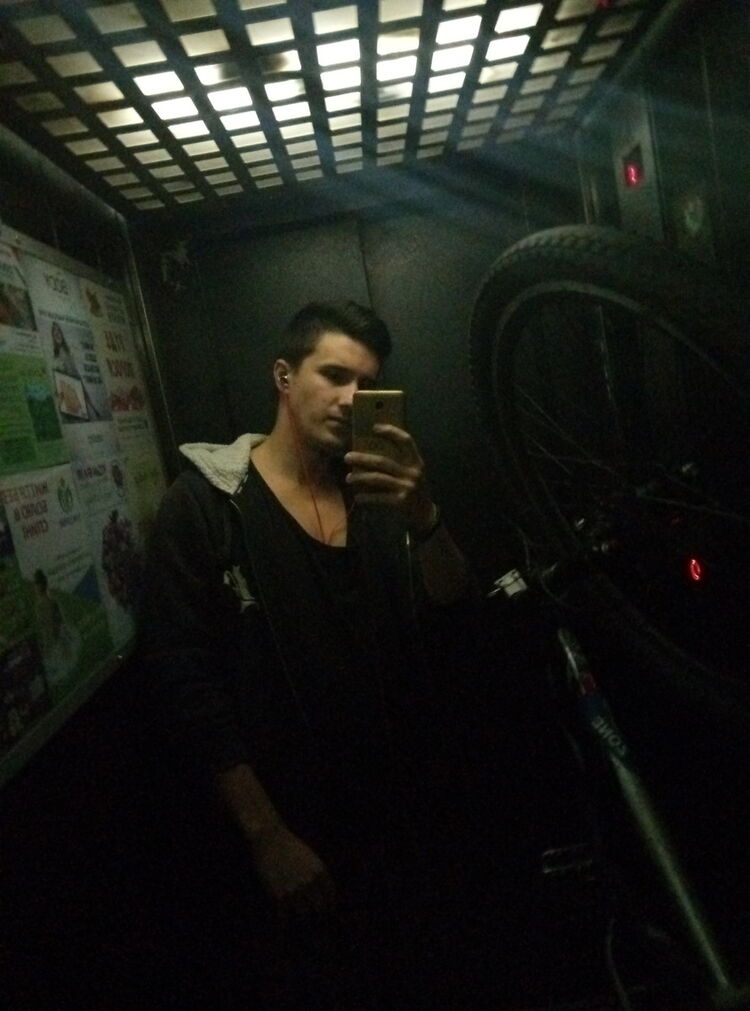  ,   Anton, 31 ,   ,   , c 