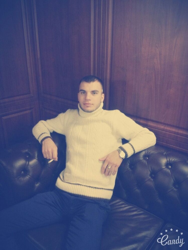  ,   Denis, 32 ,   