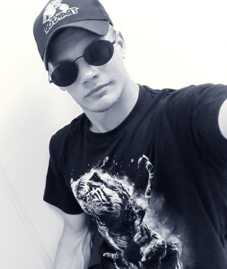  49522999  , 21 ,    Lorton