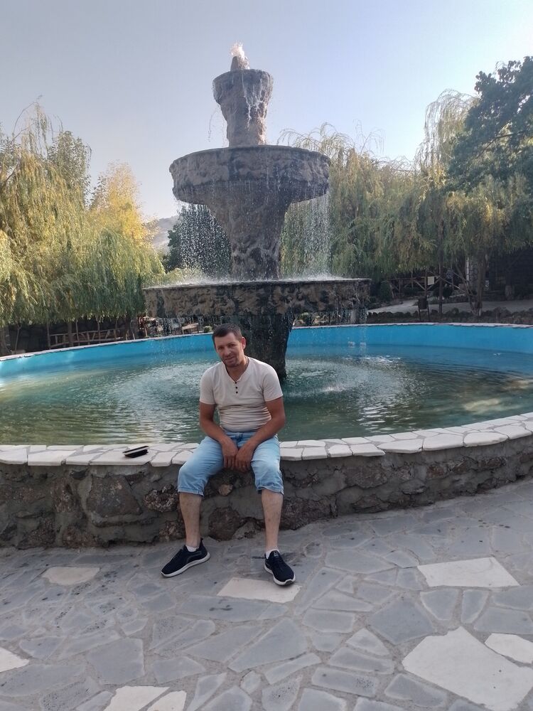  ,   Gevorg, 42 ,   ,   