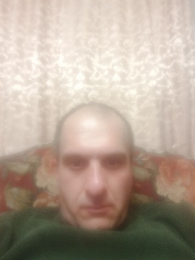  49351819  Karen, 40 ,    