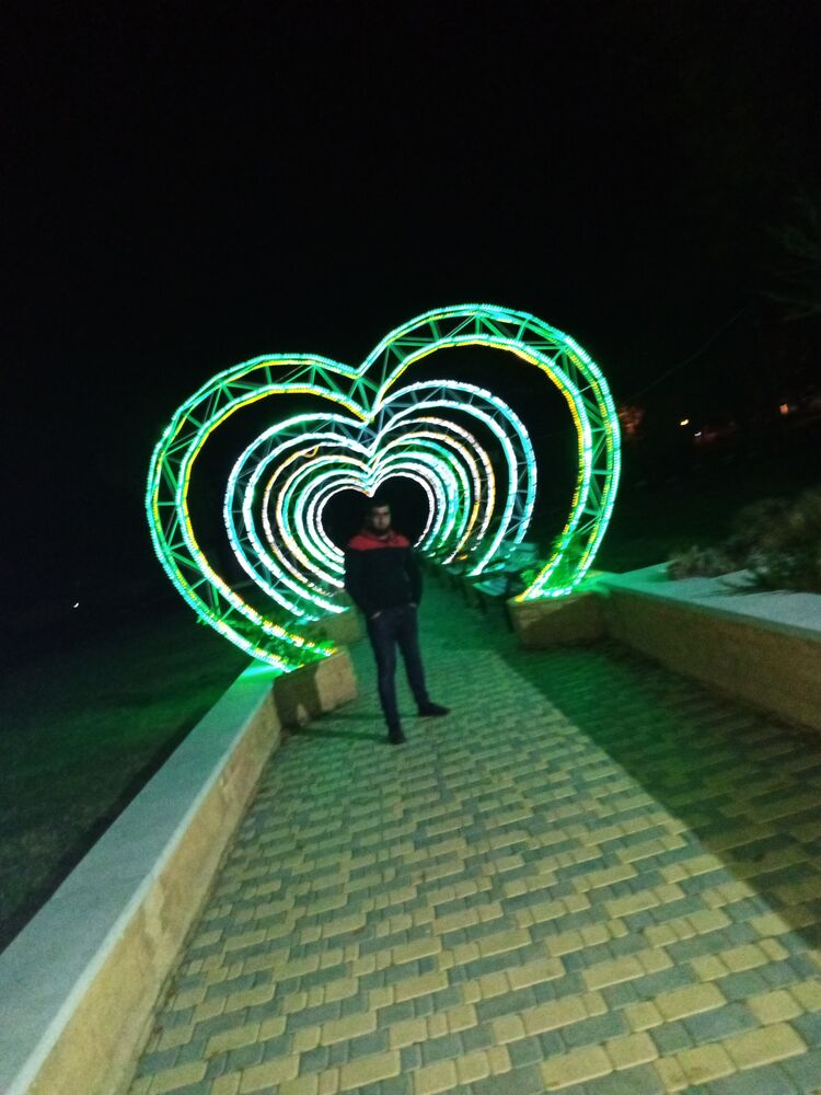  ,   Roland, 36 ,   ,   