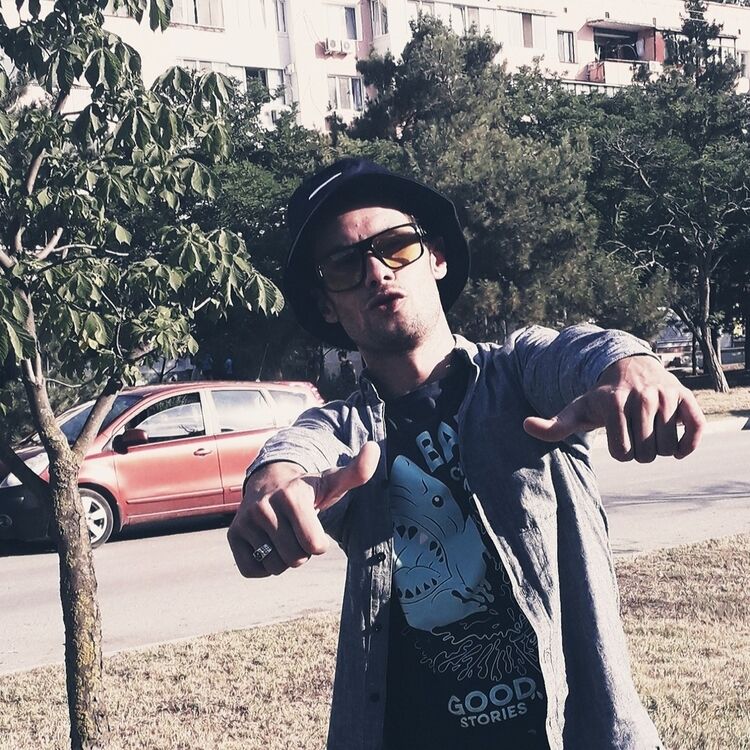  18371819  Serge, 35 ,    