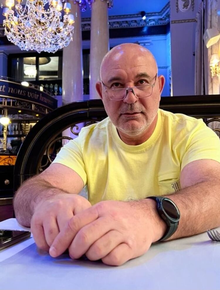  54572619  Ilan, 48 ,    -