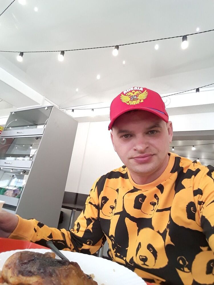  27275289  Georgiy, 35 ,    