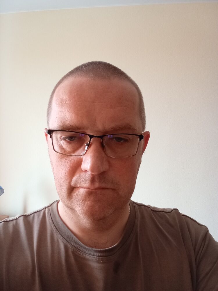  46077549  , 40 ,    