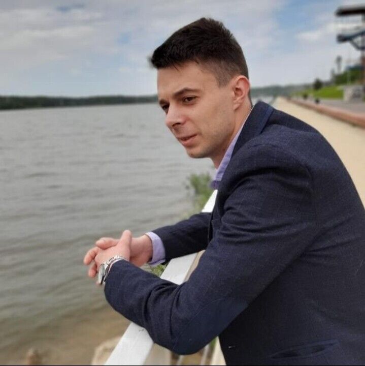  ,   Maxim, 34 ,   ,   , c 