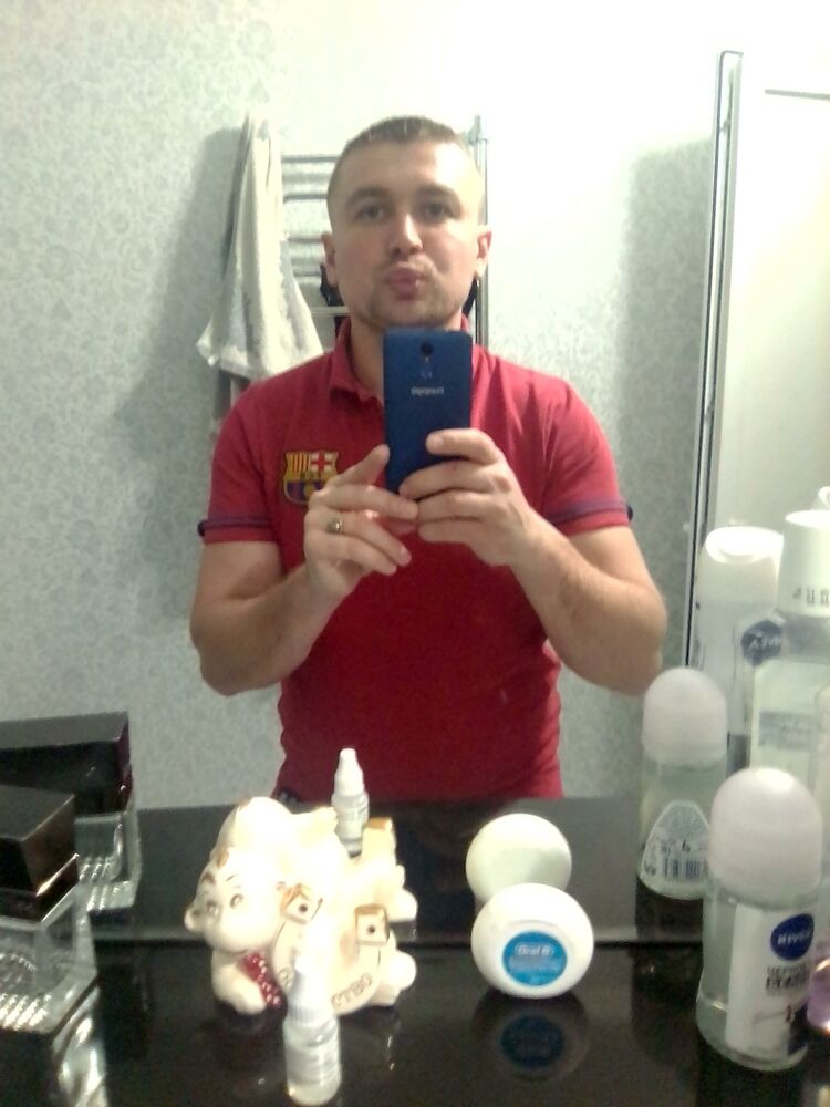  25145579  Anton, 39 ,    