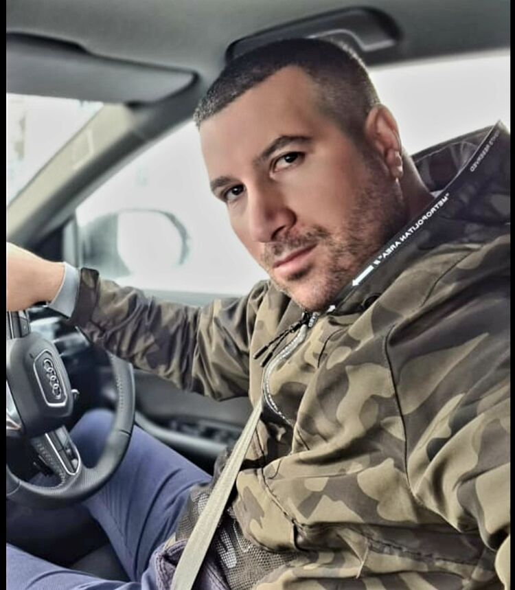  53972859  Gevorg, 39 ,     