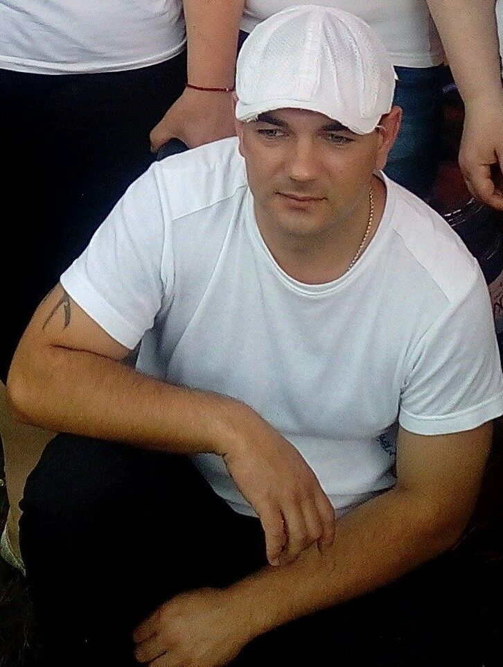  19310589  Denis, 41 ,    