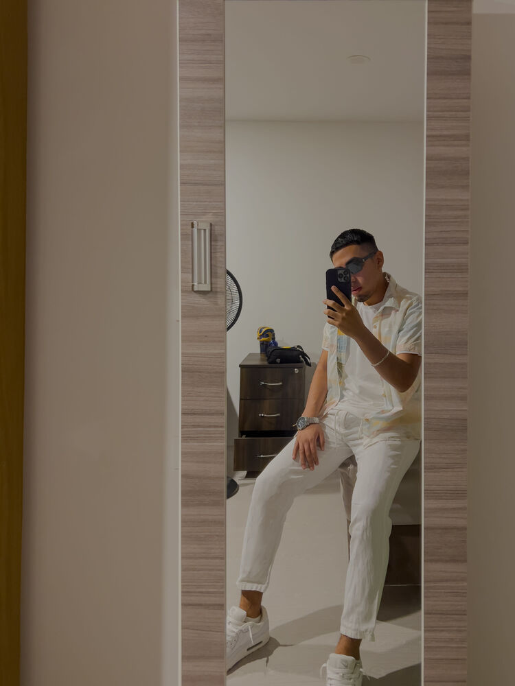 ,   Adriano, 23 ,     , c 