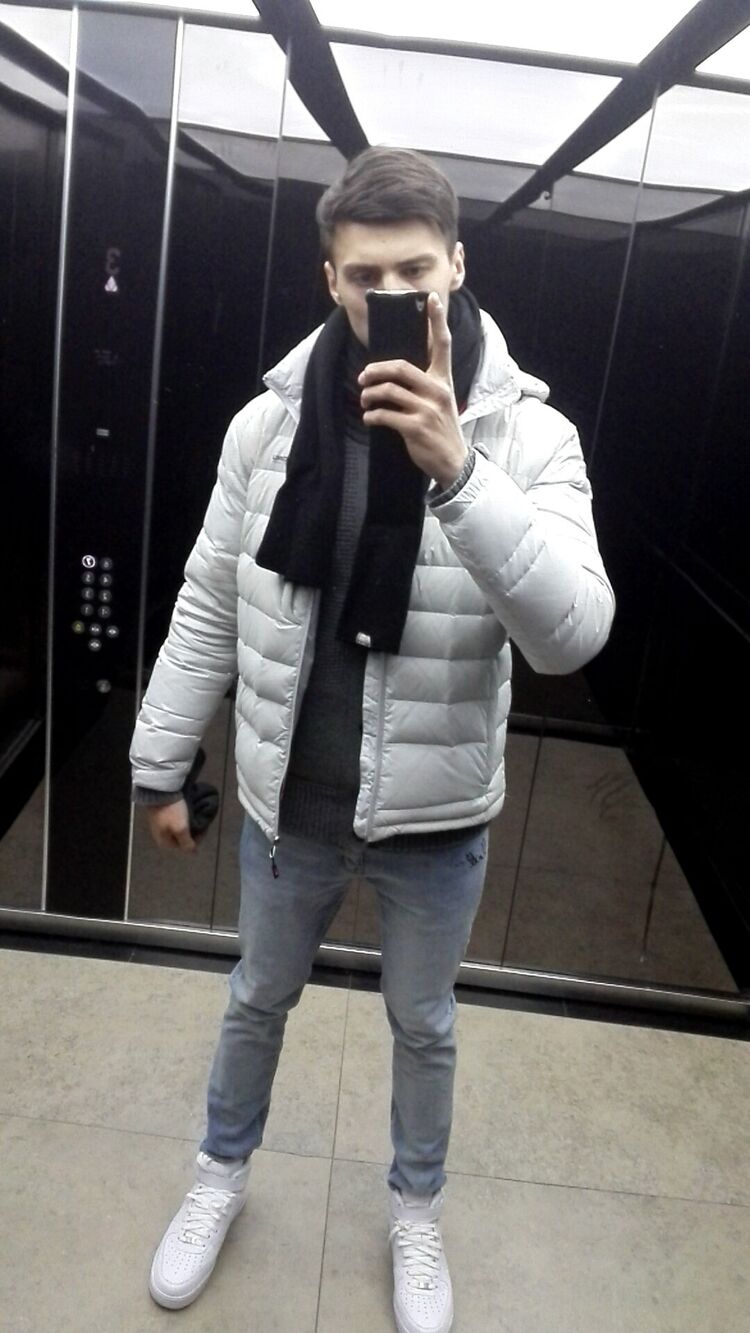  32075029  Anton, 34 ,    