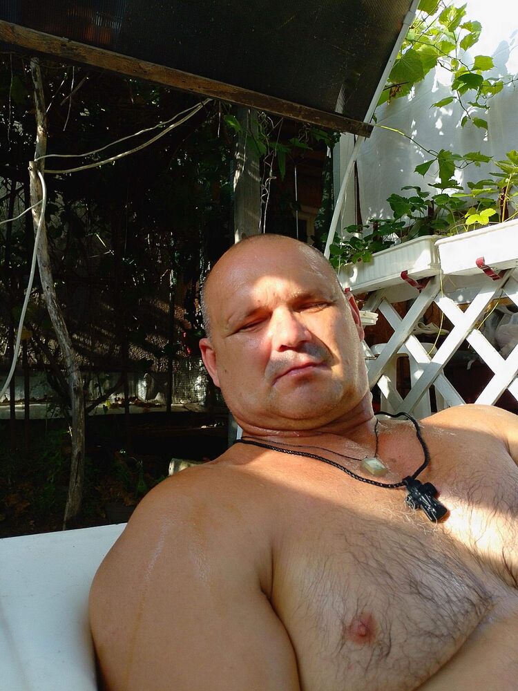  52764599  Oleg, 49 ,    