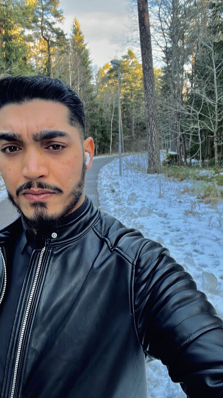  34369739  Fayz, 28 ,    Eskilstuna