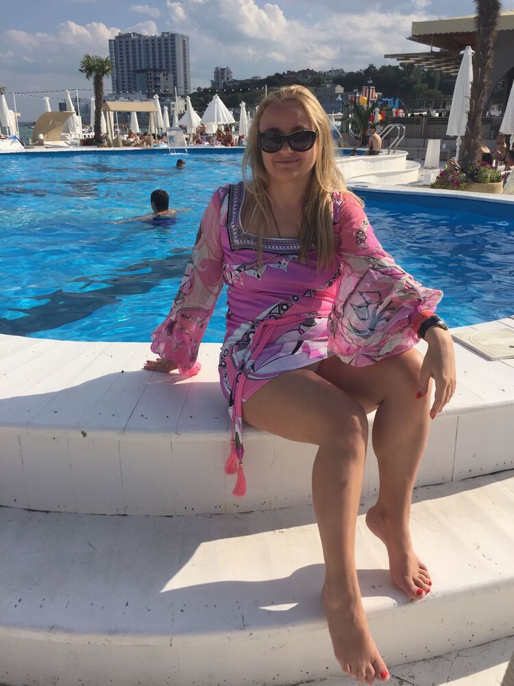  54380499  Model Agency, 47 ,    