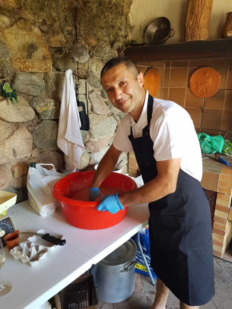  20540519  Gugo, 42 ,    Barcelona