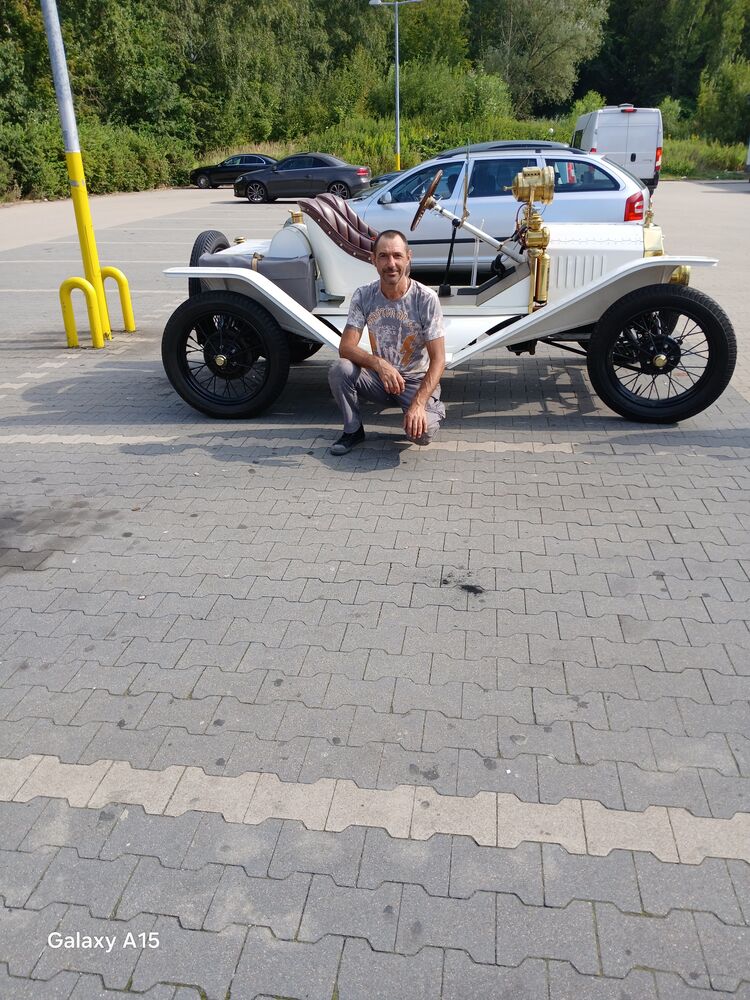  54676669  Vitalii, 41 ,    