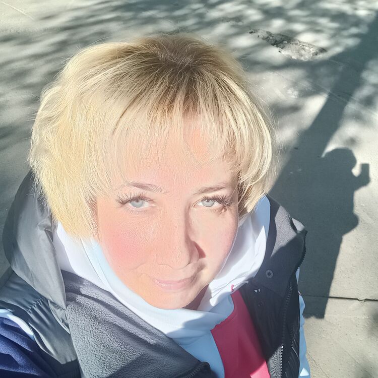  54512449  Lusia, 48 ,    