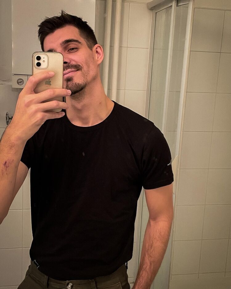  -,   , 30 ,     , c 