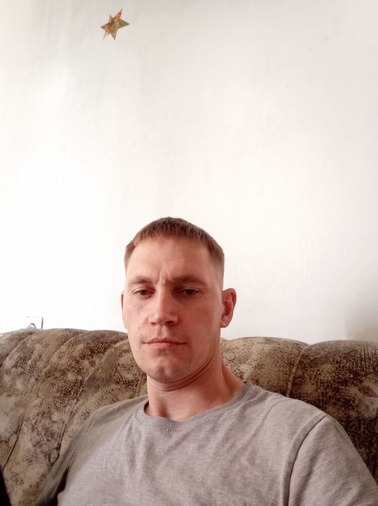  26544019  Gargulih, 42 ,    